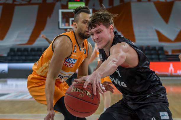 越来越多的 越来越多的