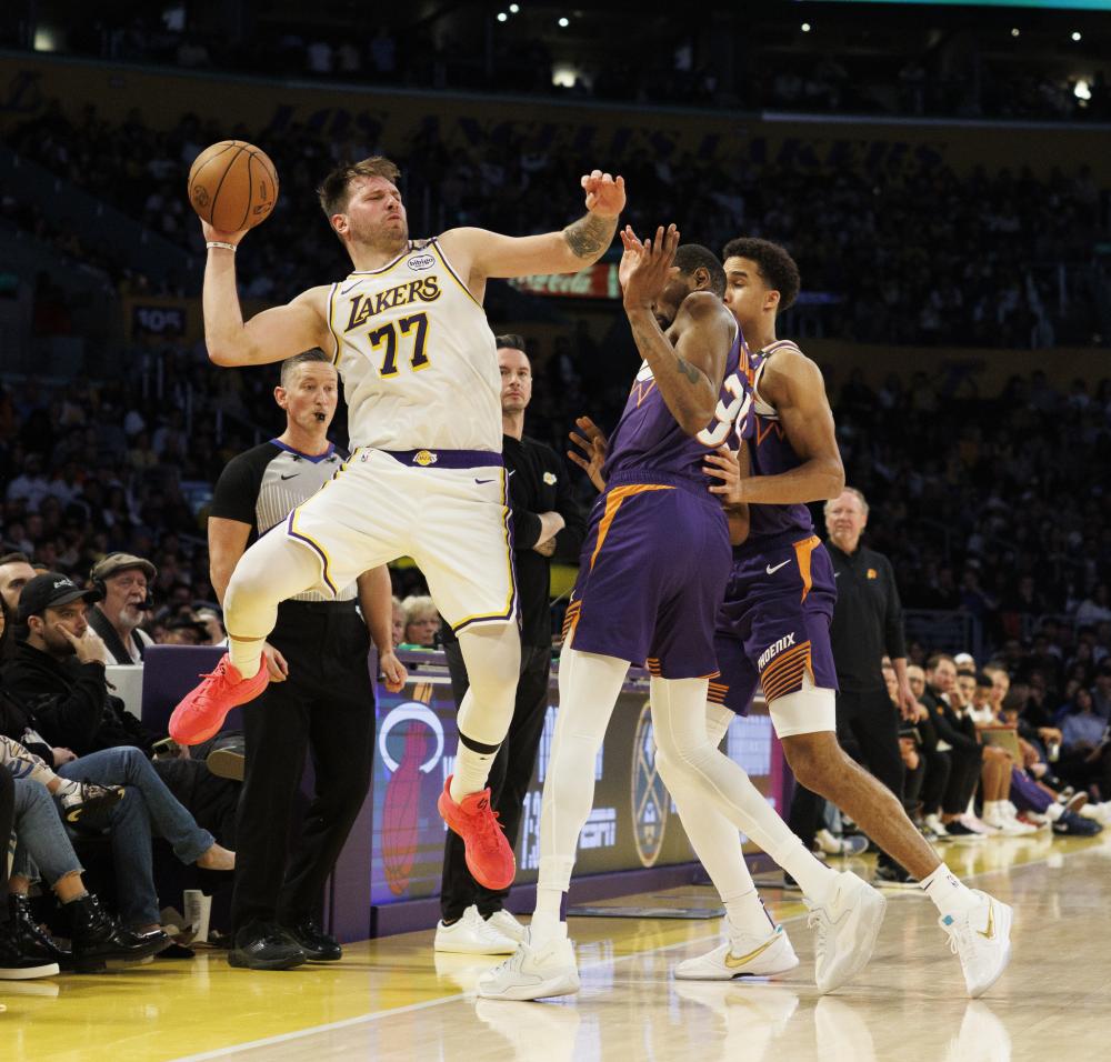 年轻防守球 年轻防守球