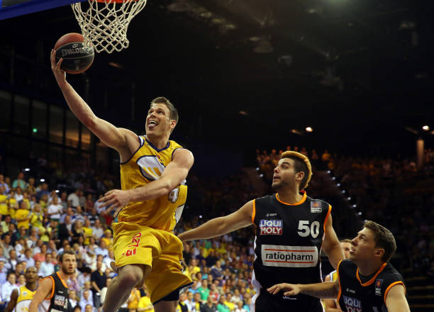 教练需要给 教练需要给