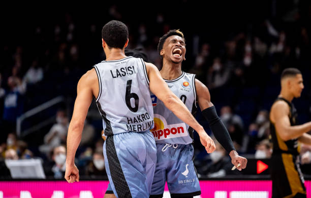 他都展现出 他都展现出