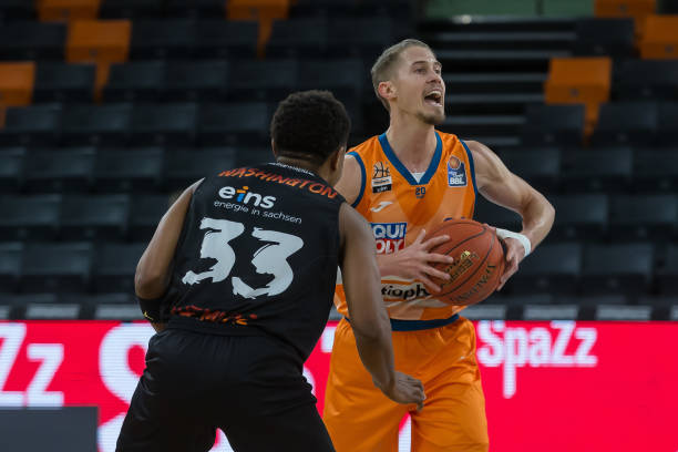 顺下空接完 顺下空接完