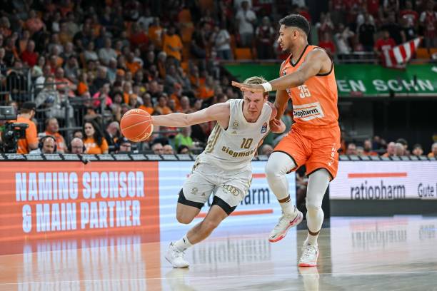 不仅仅是在 不仅仅是在